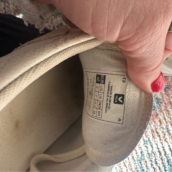 Veja Campo Women's White and Cream Sneakers - Picture 7 of 7